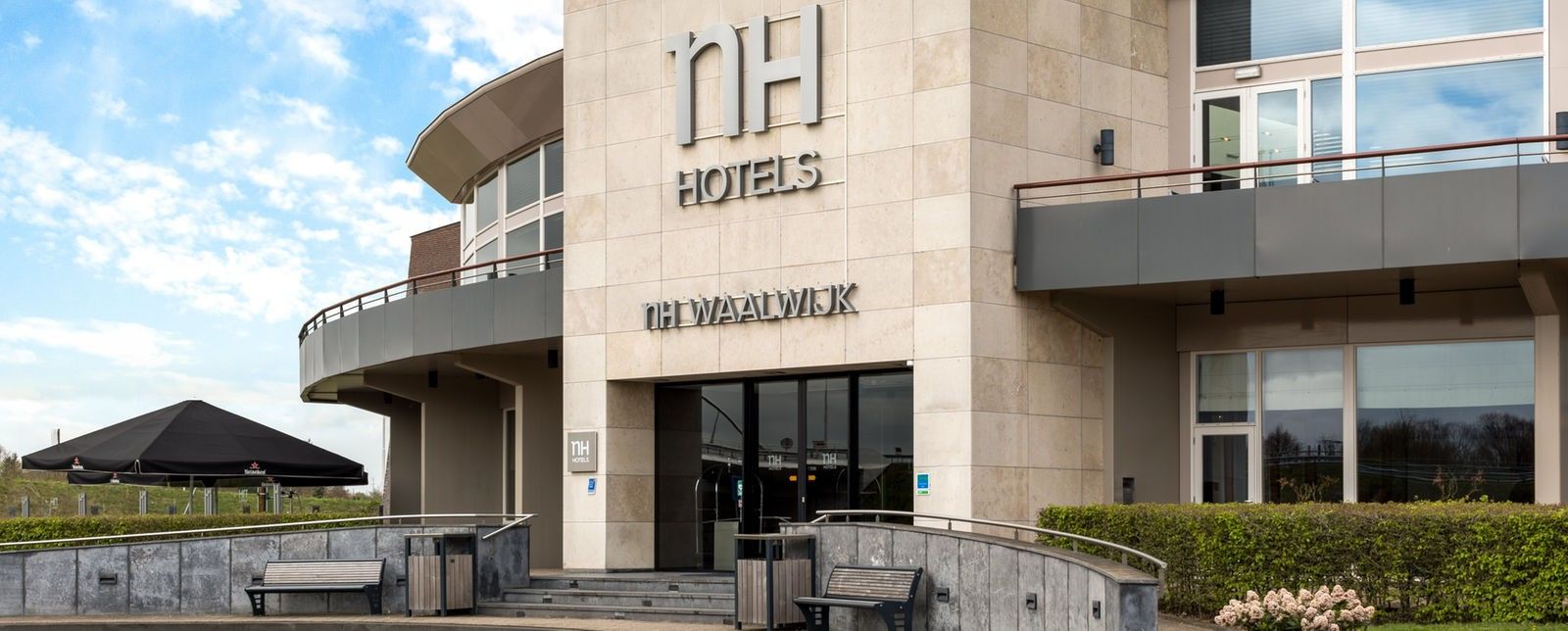 Nh Waalwijk Hotel Екстериор снимка